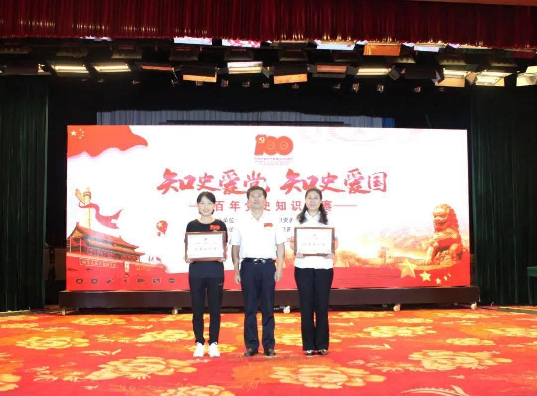 时尚民族风装扮